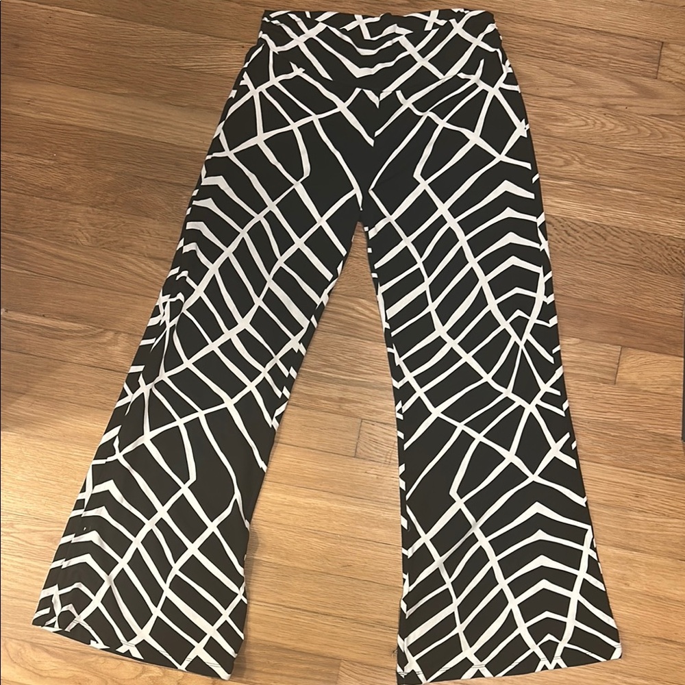 Black and White Geometric Women's Pants
